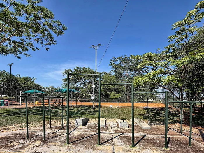 Academia ao Ar Livre & Calistenia